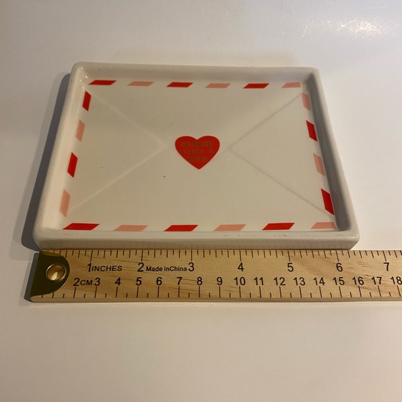 Magenta Ceramic Valentine’s Day "Sealed With A Kiss" Dish - Picture 9 of 10